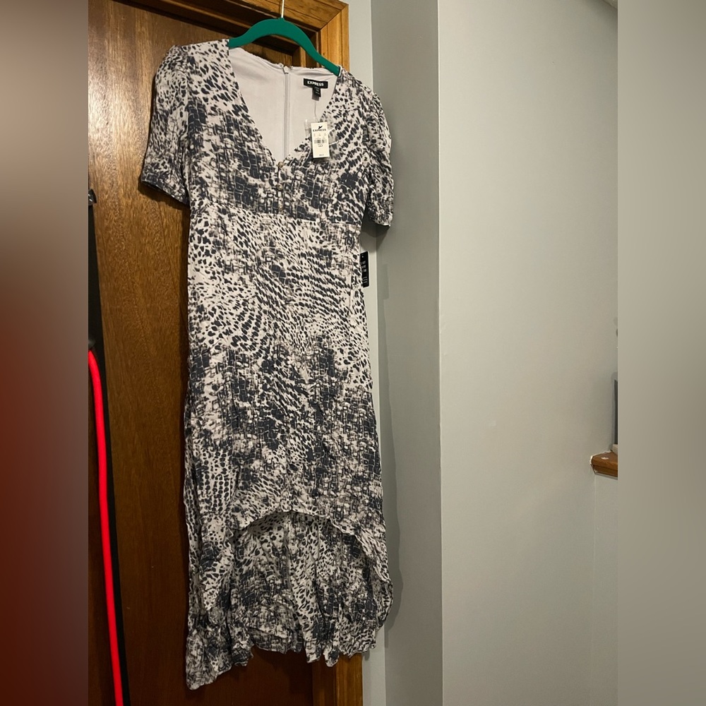 New with tags Express women’s petite dress high/low style